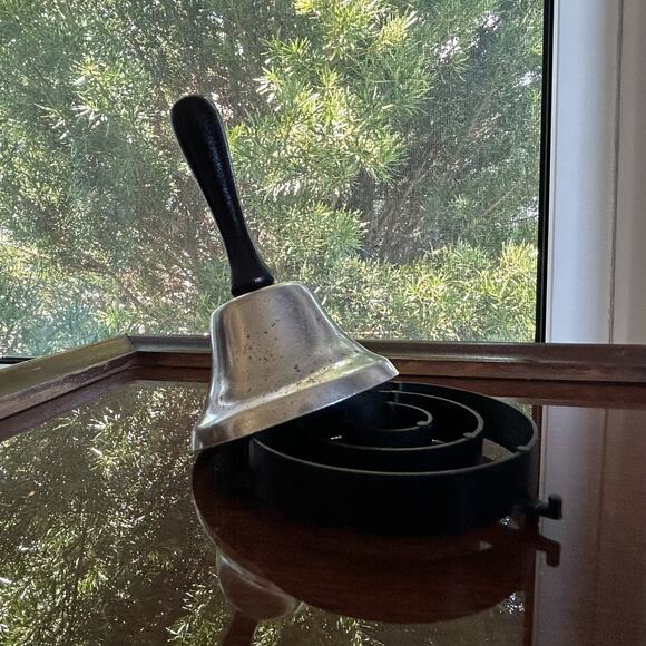 Vintage Handbell with Wooden Handle and Cast Metal Bell, School or Service Bell - Picture 8 of 10